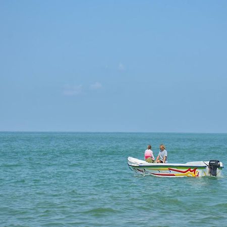 Amagi Beach - Secluded Slice Of Paradise Marawila Esterno foto